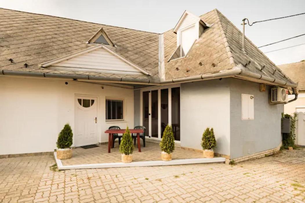 Aparthotel Azure House Keszthely Exterior foto
